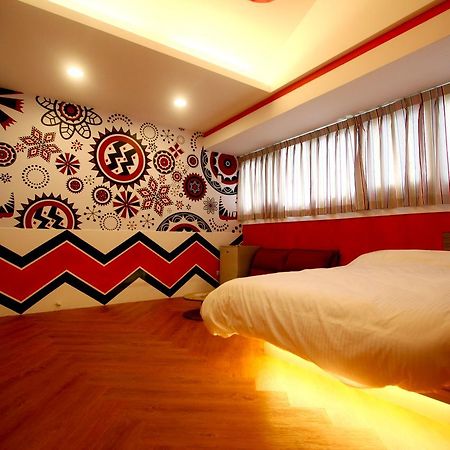 Color House Hostel Taichung Exterior photo