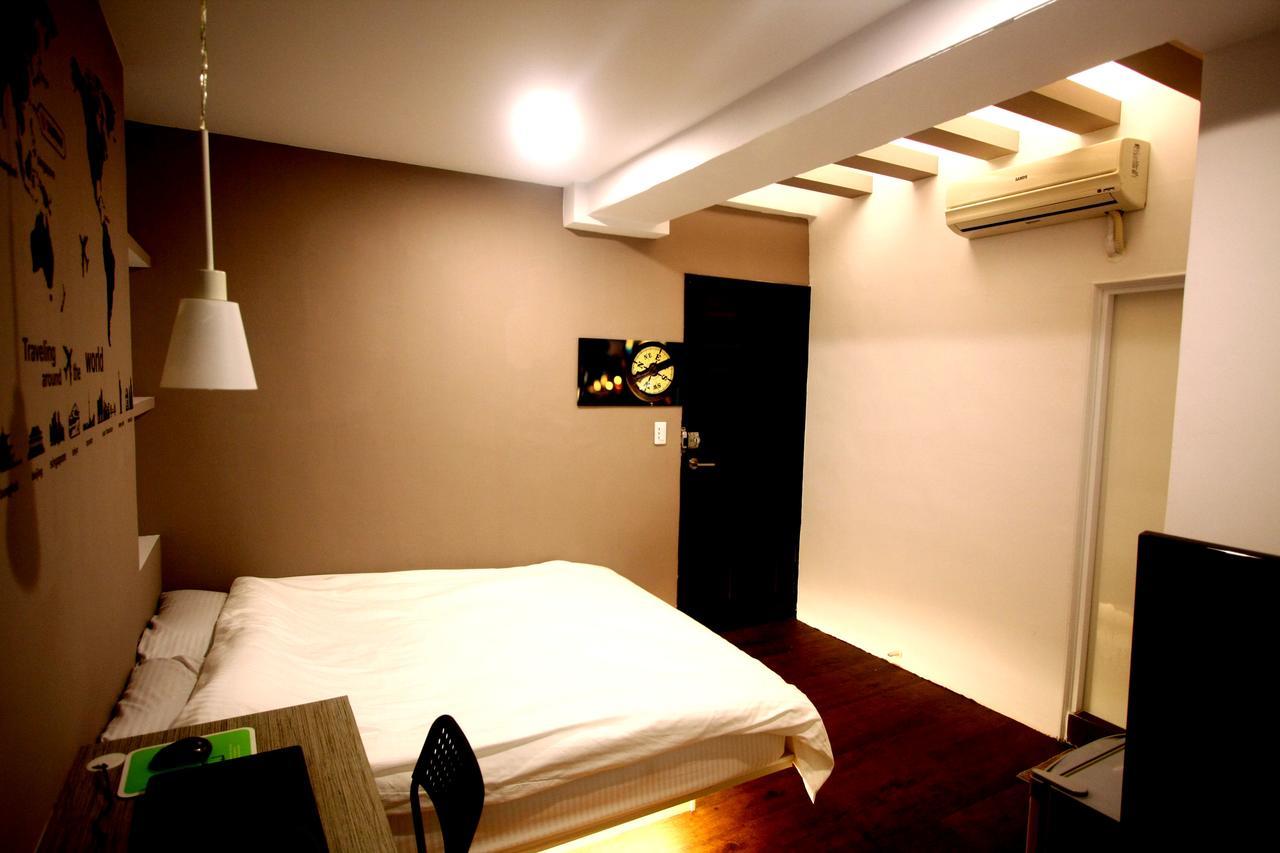 Color House Hostel Taichung Room photo