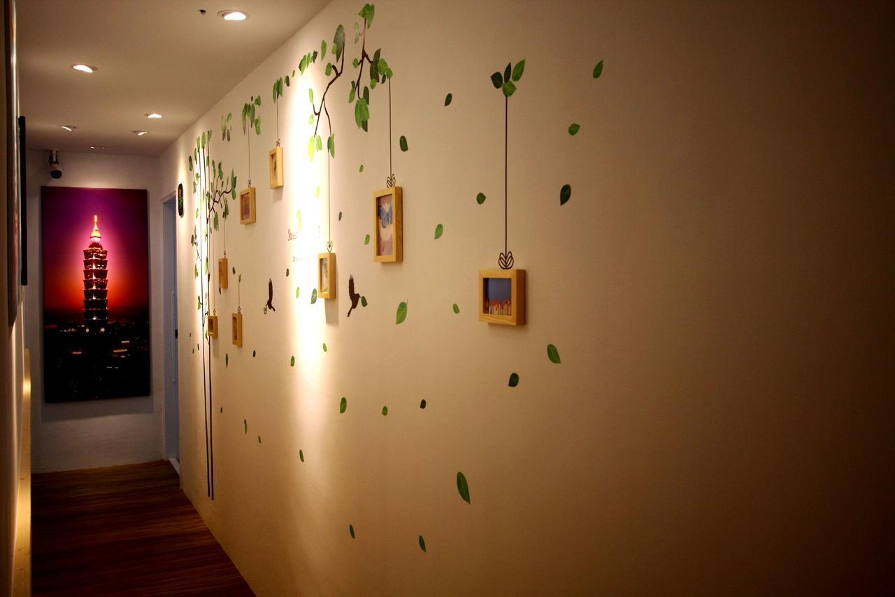 Color House Hostel Taichung Exterior photo