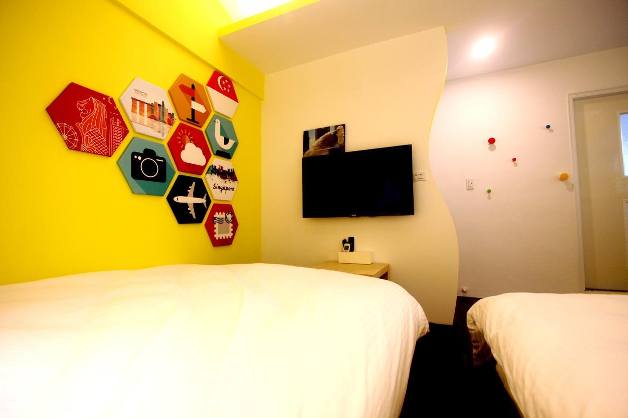 Color House Hostel Taichung Room photo