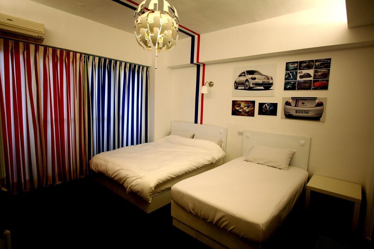 Color House Hostel Taichung Room photo