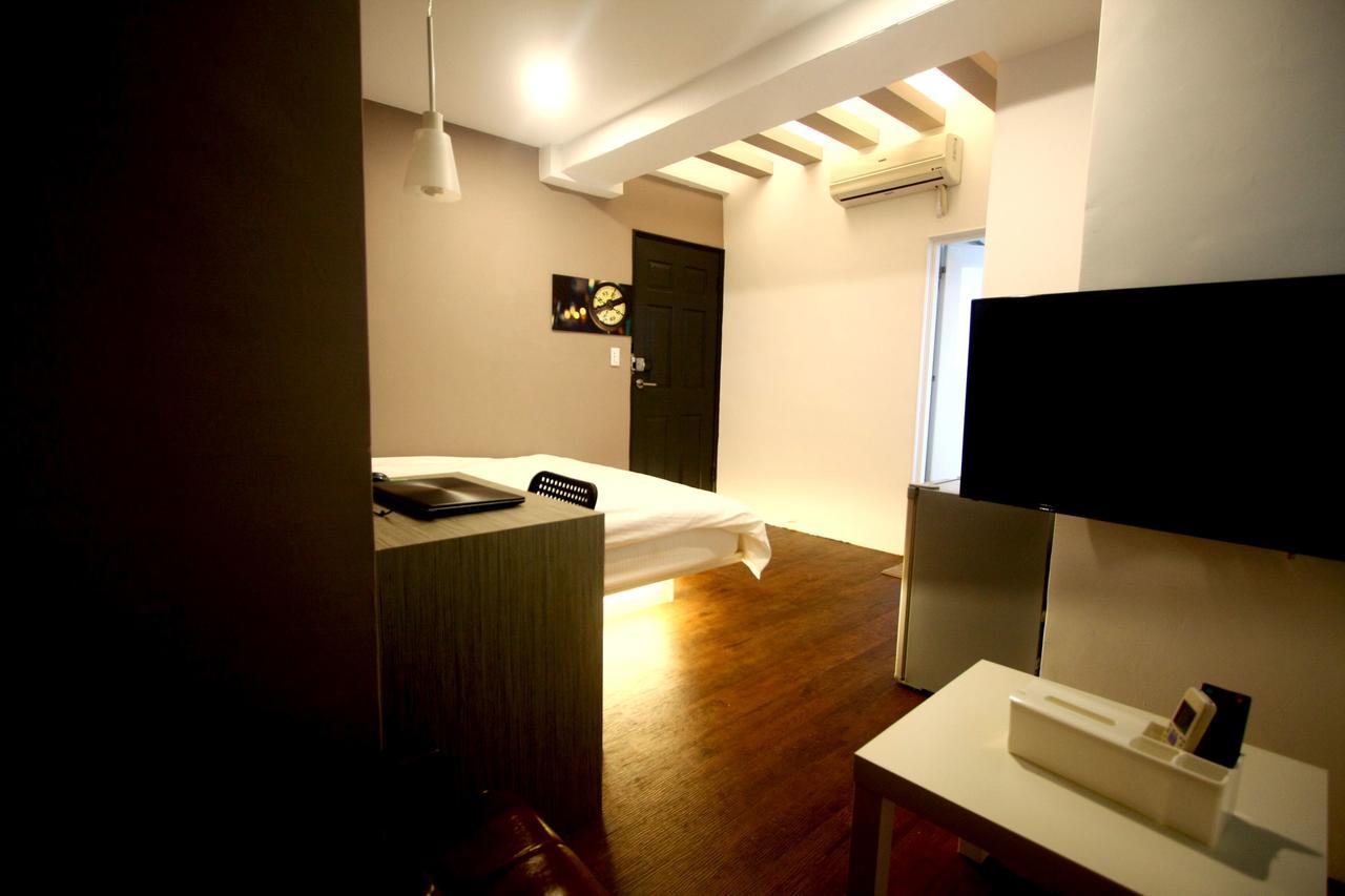Color House Hostel Taichung Room photo
