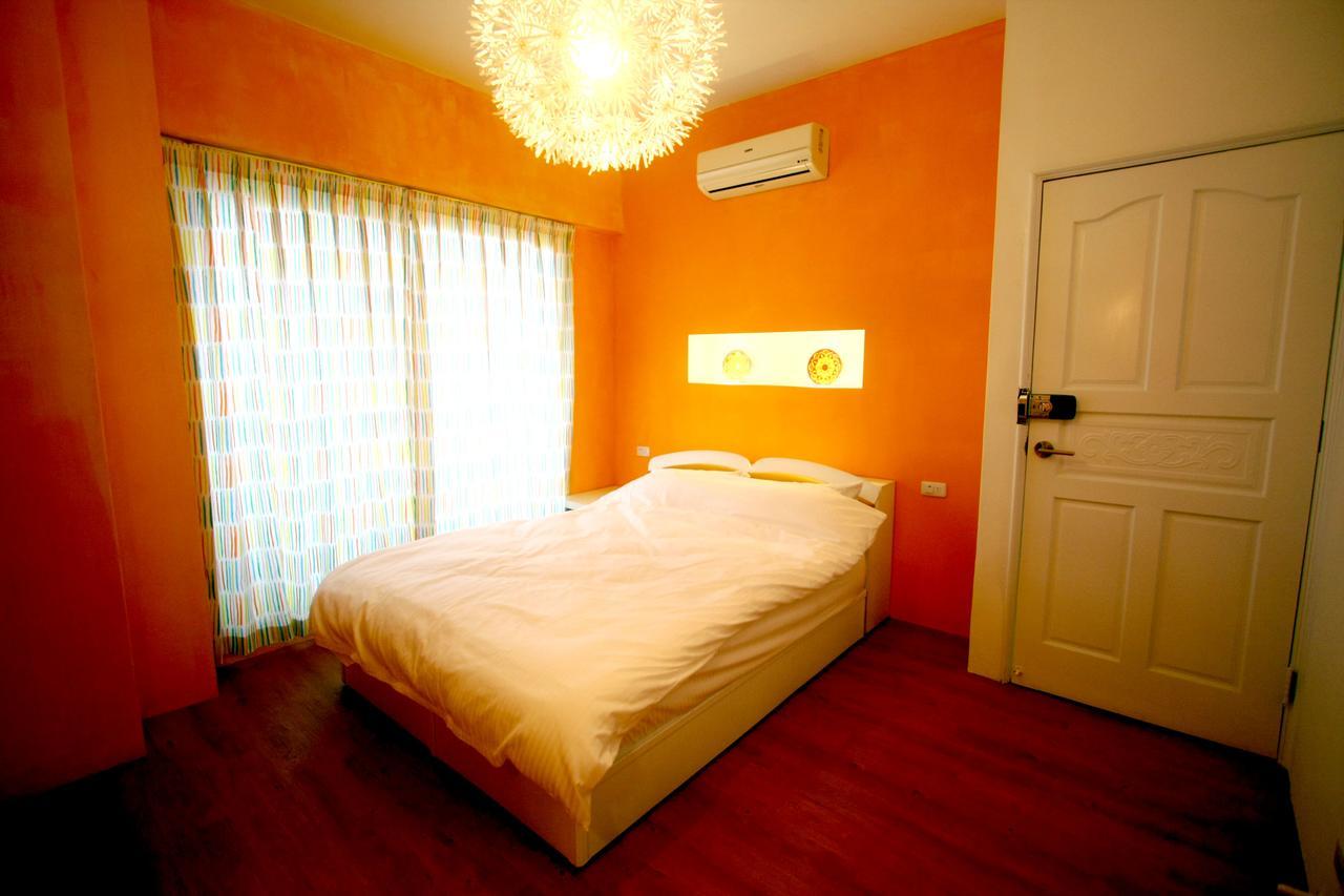 Color House Hostel Taichung Room photo