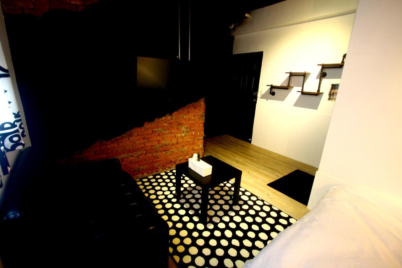 Color House Hostel Taichung Room photo