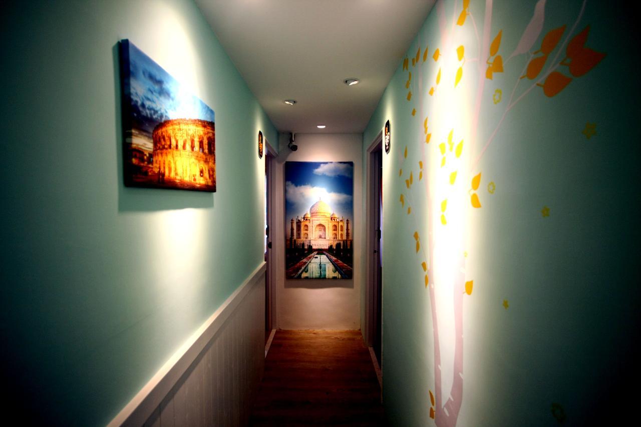 Color House Hostel Taichung Exterior photo