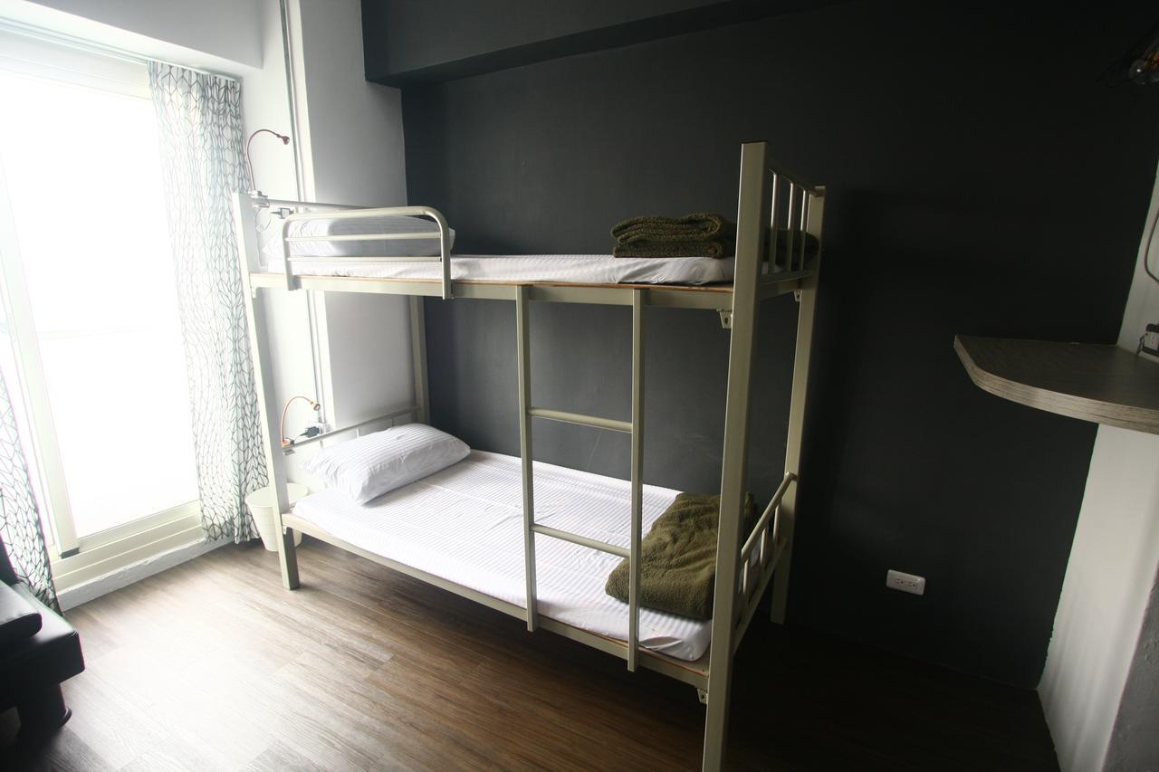 Color House Hostel Taichung Room photo