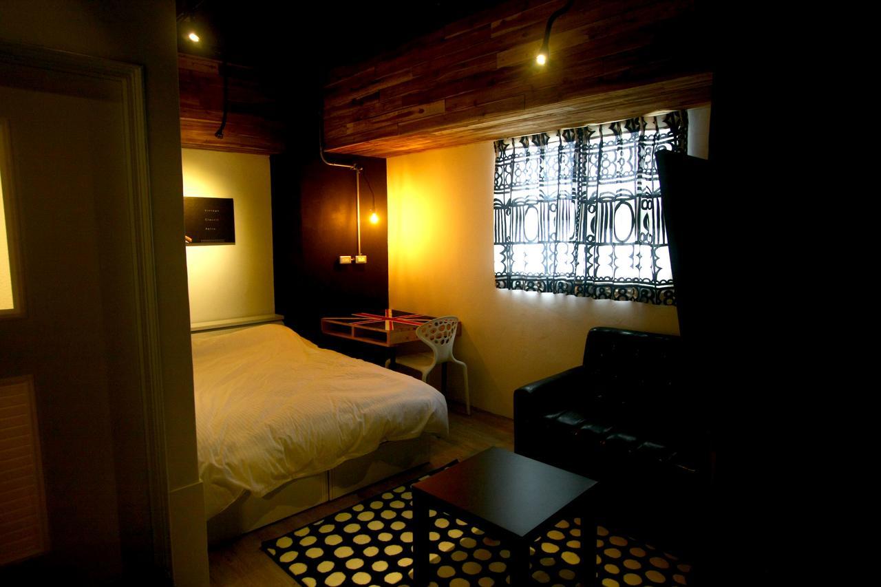 Color House Hostel Taichung Room photo