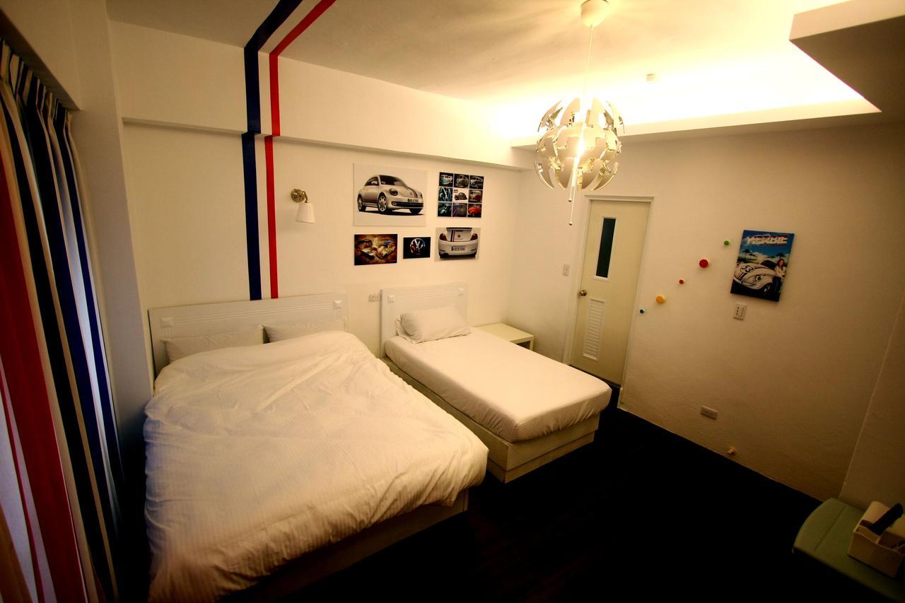 Color House Hostel Taichung Room photo