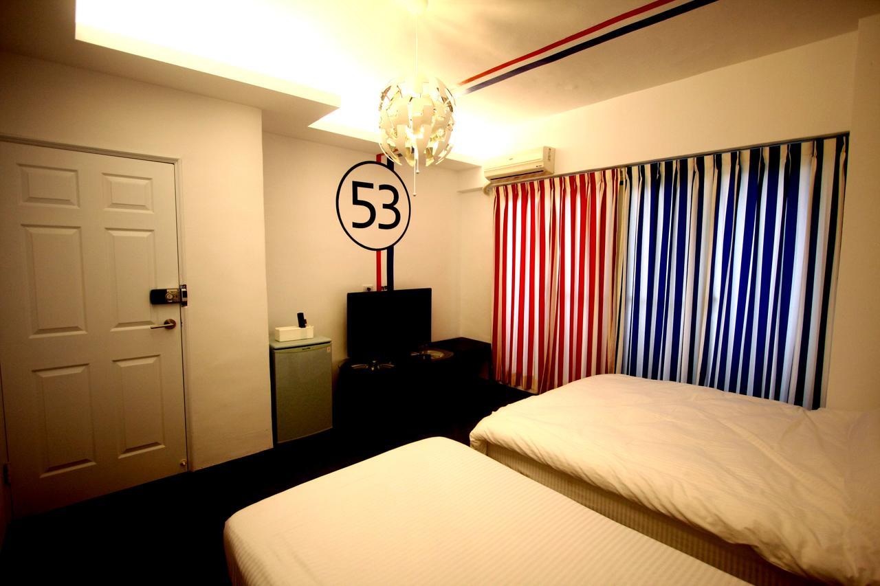 Color House Hostel Taichung Exterior photo