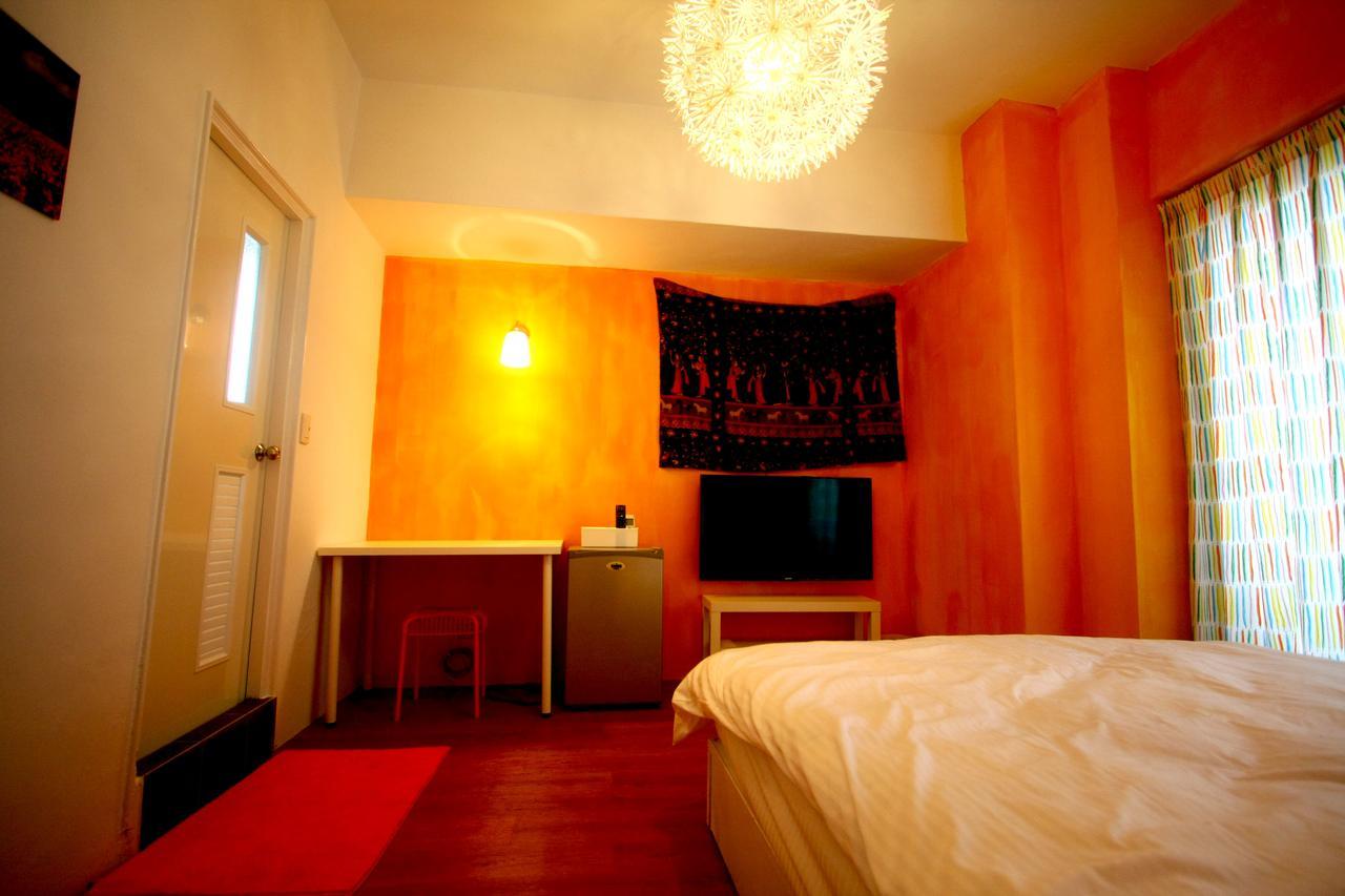 Color House Hostel Taichung Room photo