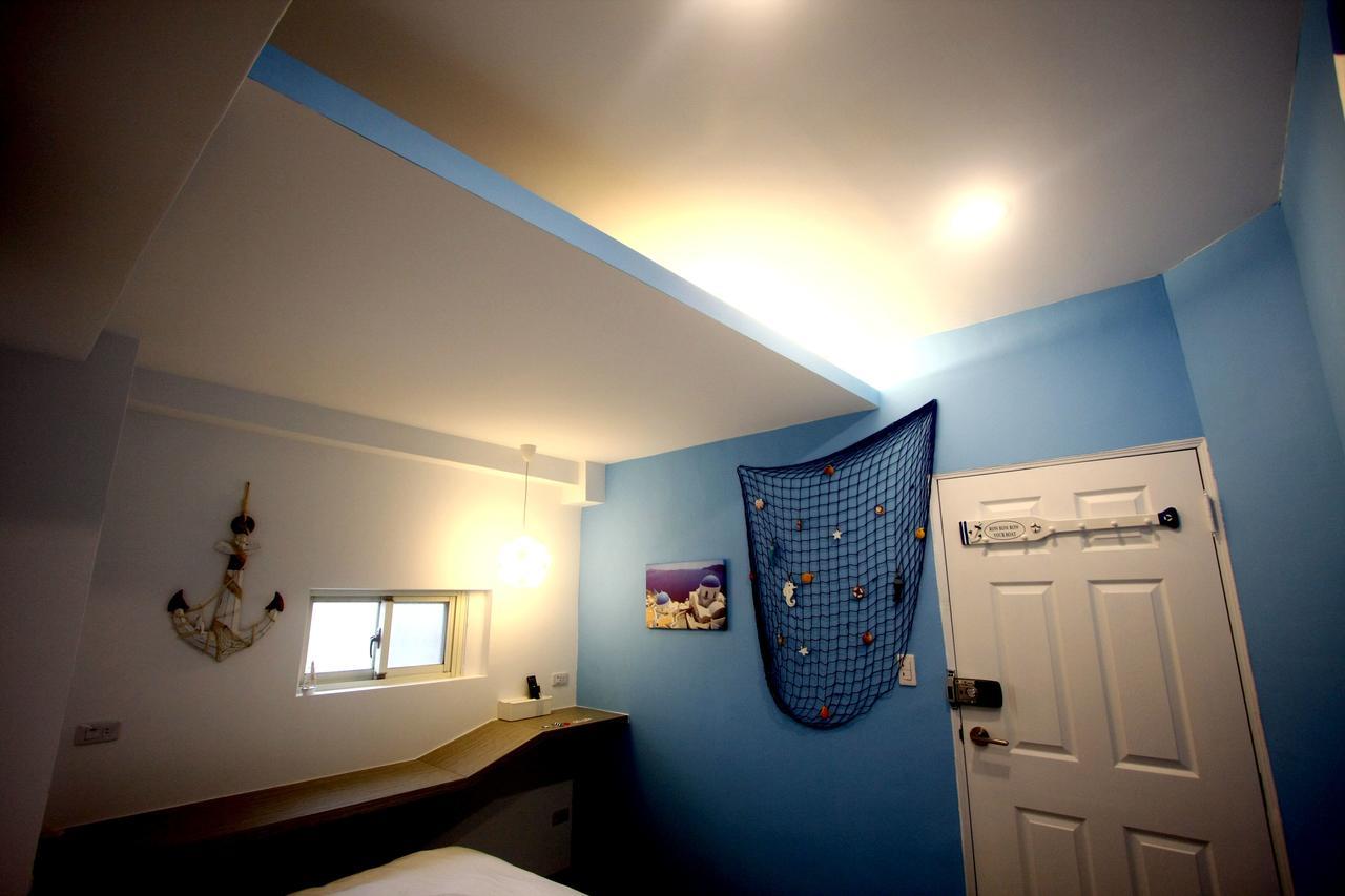 Color House Hostel Taichung Room photo