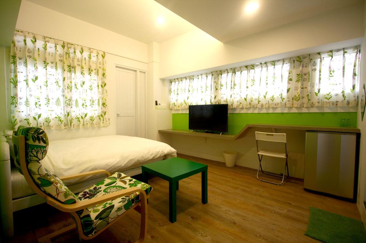 Color House Hostel Taichung Room photo