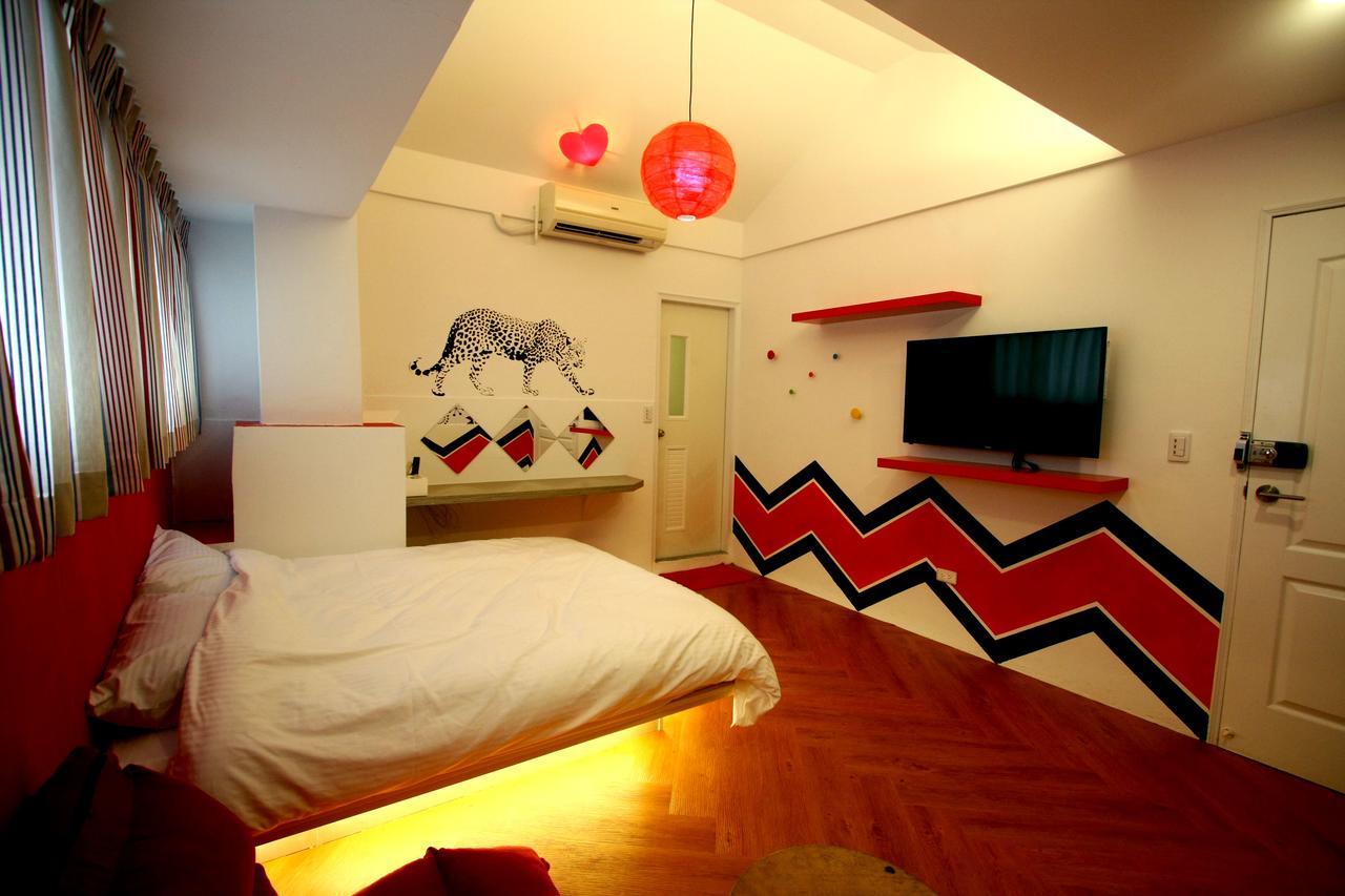 Color House Hostel Taichung Room photo