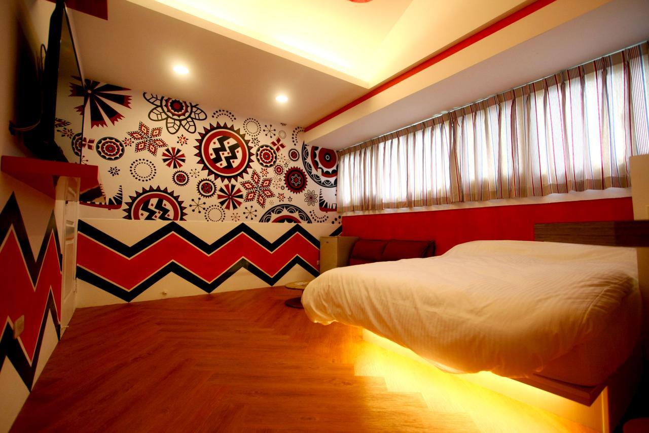 Color House Hostel Taichung Exterior photo